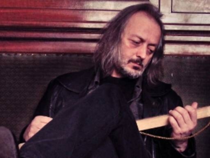 Il cantautore catanese Cesare Basile tra poesia, De André, Cash e Balistreri