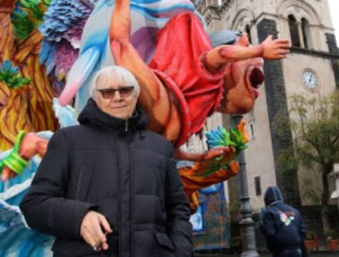 Il maestro Milo Manara tra fumetti sexy carri allegorici e carretti siciliani