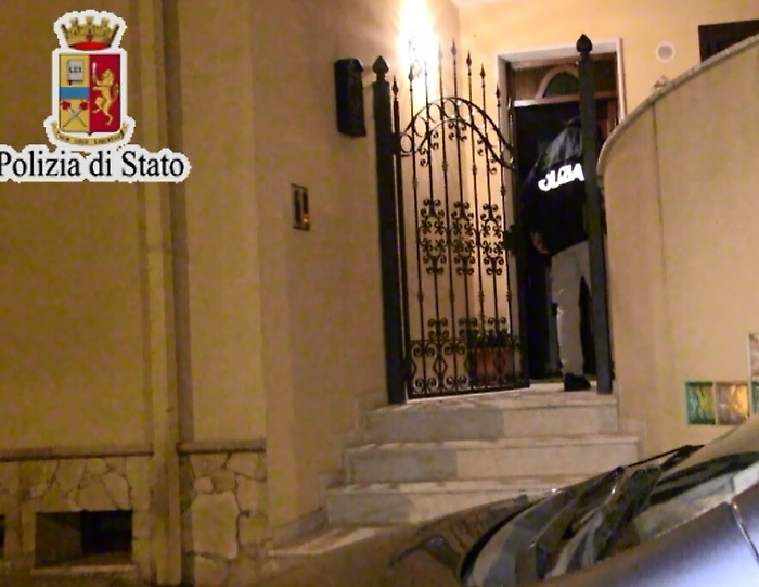 Agrigento, arrestati i reggenti dei clan Pizzo sul rigassificatore di P. Empedocle