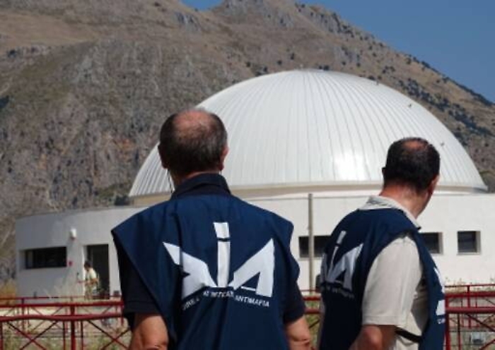 Isnello, accesso della Dia al Parco astronomico Madonie