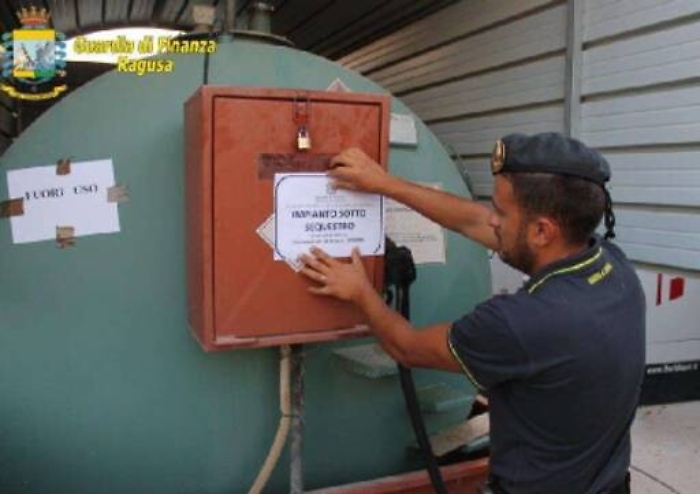 Ispica, distributore clandestino Impianto sequestrato dalla GdF