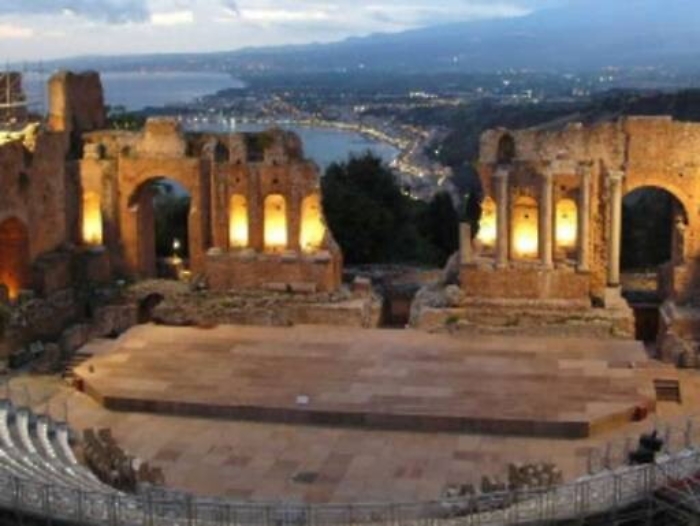 Il Teatro Antico di Taormina a corto di musica: meno concerti per l'estate 2024
