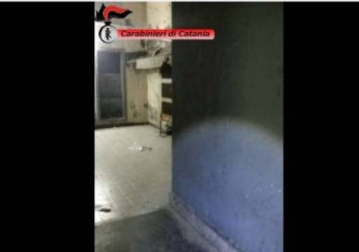 La «guida» accompagnava i clienti che compravano droga a Librino