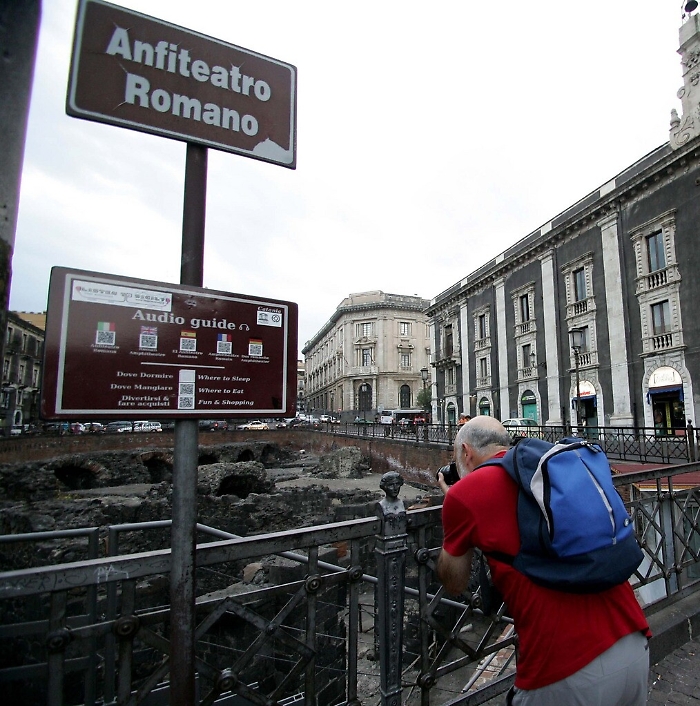 Luci hi tech e app, la nuova vita del “Colosseo” sotto il vulcano