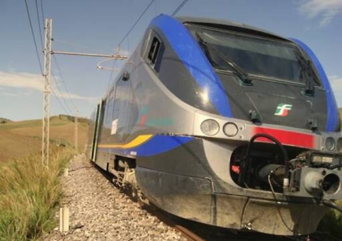 Maltempo Sicilia: linee ferroviarie interrotte Il 2 novembre sarà aperta la Palermo-Catania