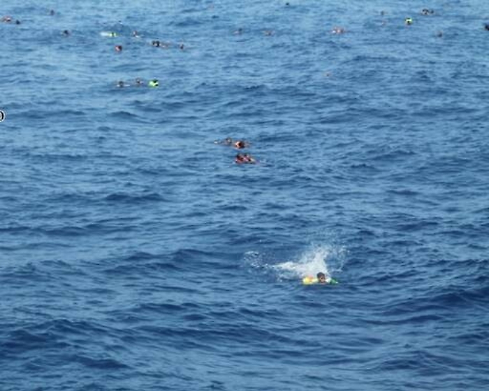 Migranti: barcone in difficoltà verso le coste siciliane, salvati in 484