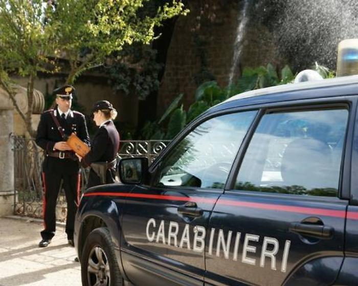 Palermo, ferisce la moglie con un punteruolo e tenta la fuga, arrestato