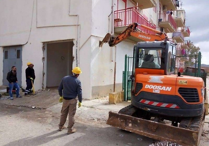 Palma, Comune dà il via a demolizioni degli abusi edilizi