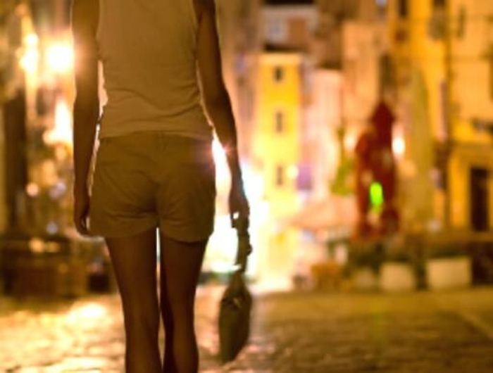 Prostitute in strada e centri massaggi hot ma Catania dice no alla zona a luci rosse