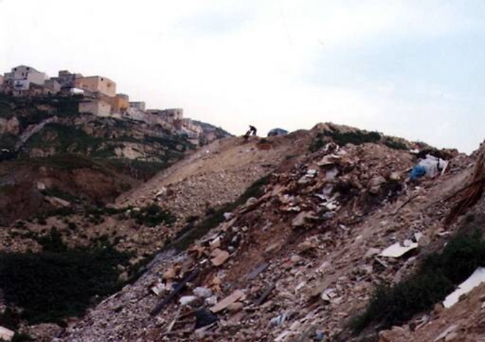 Scoperte due discariche abusive ad Acate, denunciati i proprietari dei terreni