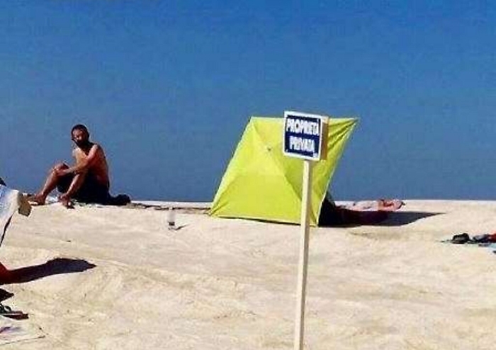 &rdquo;Scala dei Turchi propriet&agrave; privata&rdquo; Sulla marna spuntano pure i cartelli