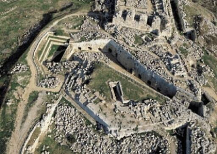 Siracusa, indagine su costruzione di 71 villette in area archeologica