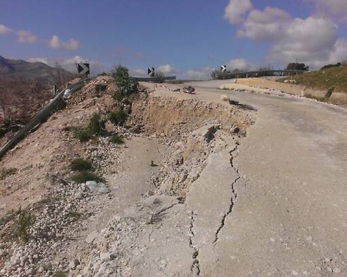 Strade provinciali in condizioni disastrose e i soccorsi difficili