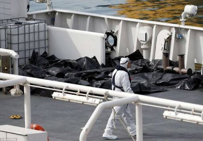 Strage di migranti: il procuratore di Catania «Chiusi nella stiva, non potevano salvarsi»