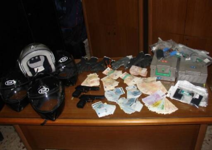 Trecastagni, assalto in banca Arrestati i cinque rapinatori