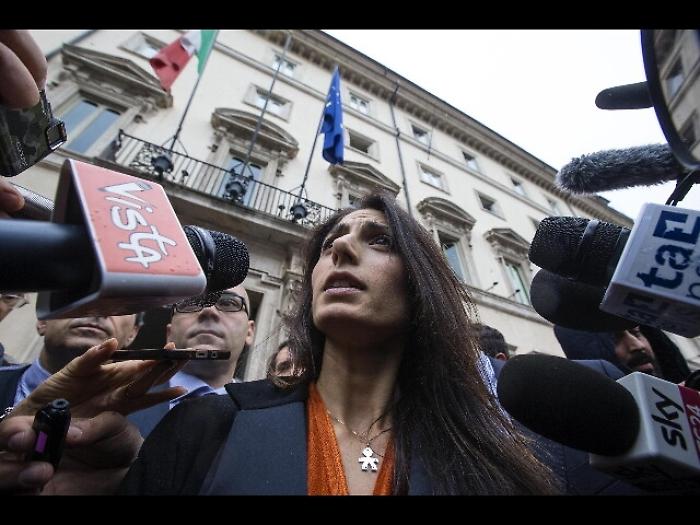Roma: Raggi, c'&egrave; soluzione su salario