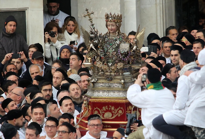 La messa dell'Aurora tra fascino, spiritualit&agrave; e stanchezza