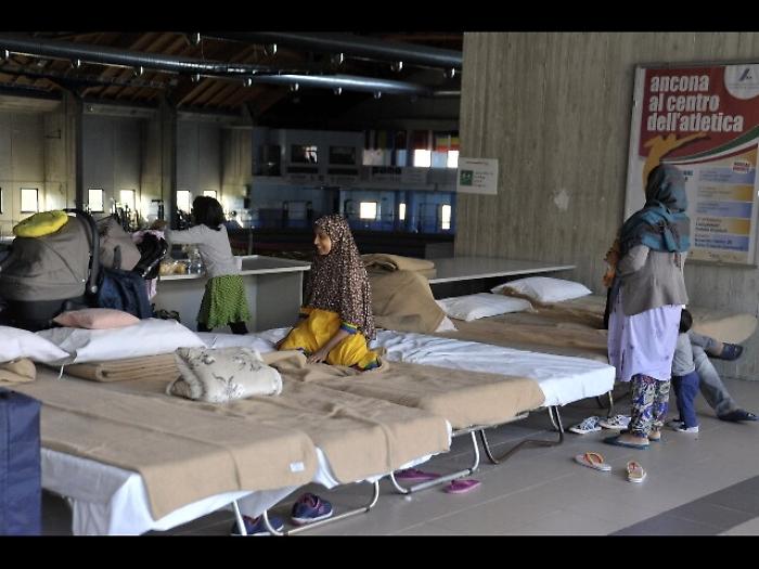 Renzi, container prima di Natale