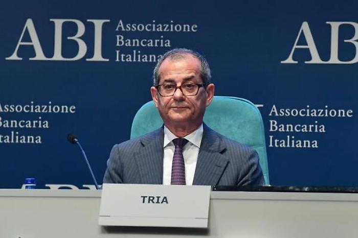 Tria, no ad aggiustamenti forti, rallentano economia