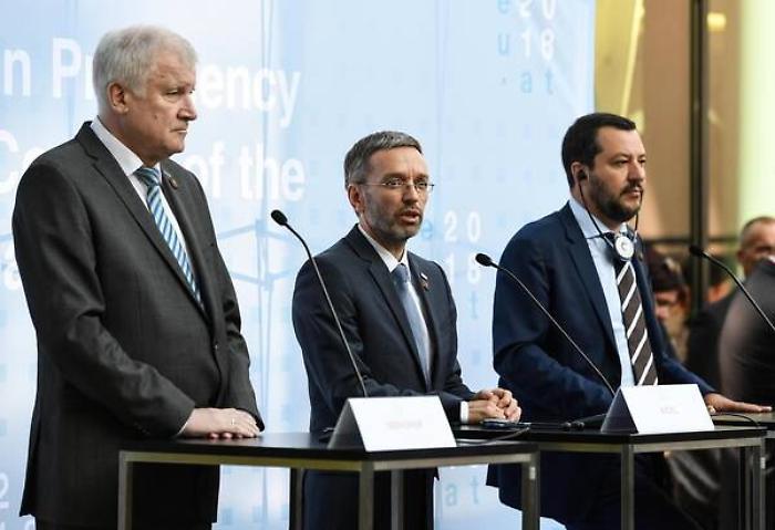 Migranti: intesa Italia-Germania-Austria contro sbarchi