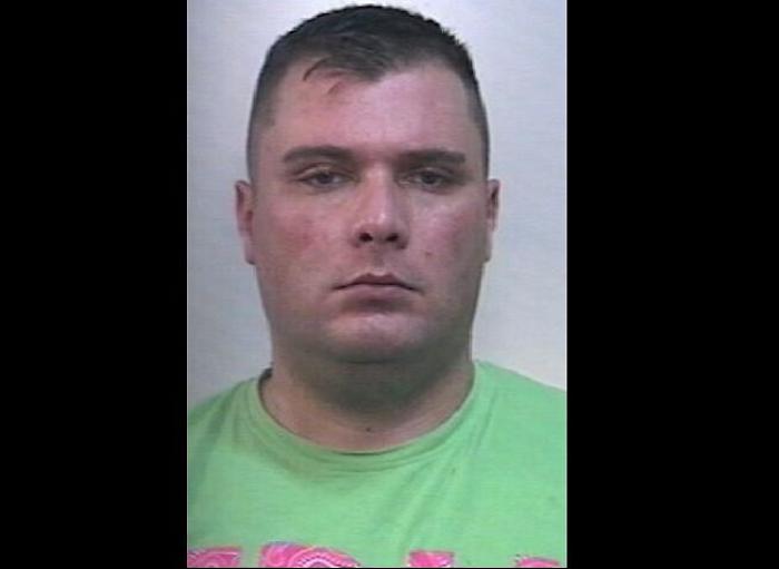 Giarre, spacciava dai &ldquo;domiciliari&rdquo;: arrestato dai carabinieri