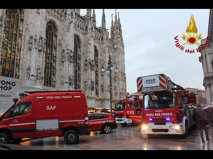 Uomo caduto da terrazze Duomo Milano su guglie, &egrave; morto