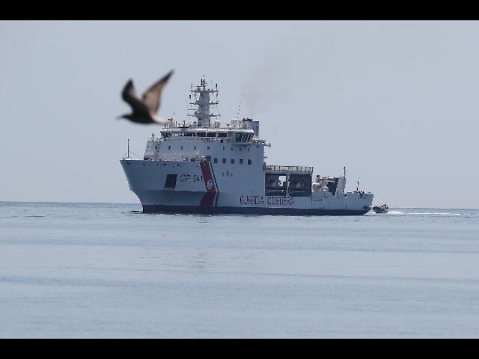 Migranti: nave Diciotti giunta a Trapani