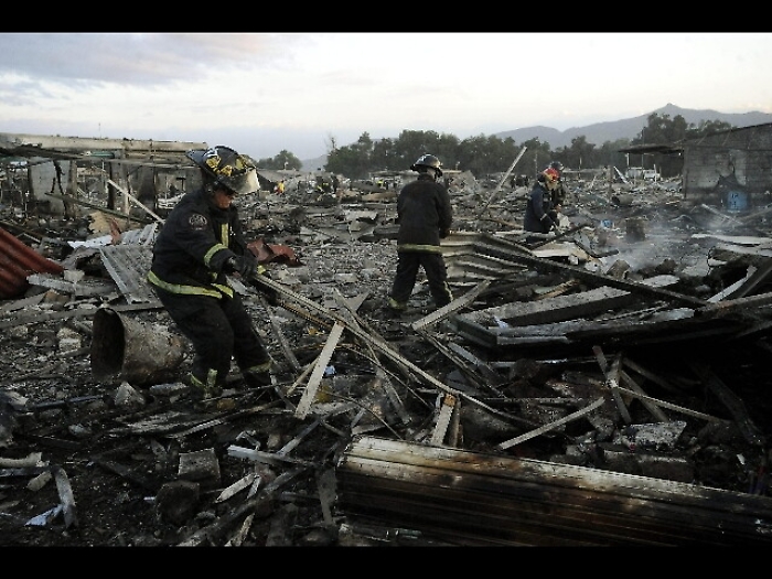 In Messico esplode mercato di fuochi d'artificio, 29 morti