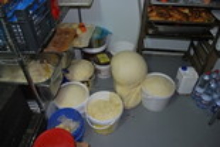 Polizia: Controlli nel quartiere Picanello. Sospese due attivit&agrave; commerciali