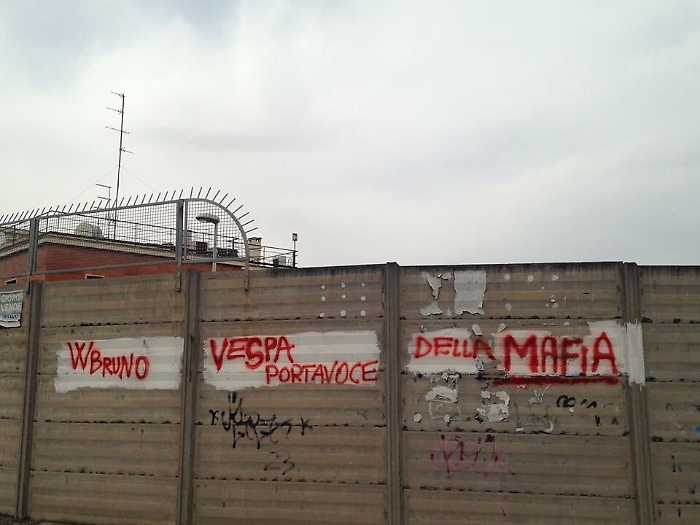 A Catania compare scritta contro Vespa davanti a sede Rai