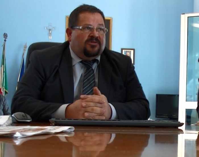 Rifiuti, chiesto rinvio a giudizio per sindaco di Gela: ci fu interruzione di servizio 