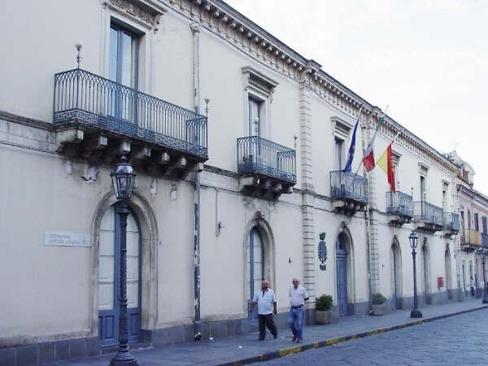 Trovati 2 proiettili calibro 22 davanti al municipio di Piedimonte Etneo