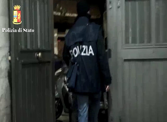 Catania, nigeriane costrette a prostituirsi per pagare il debito del viaggio sul barcone