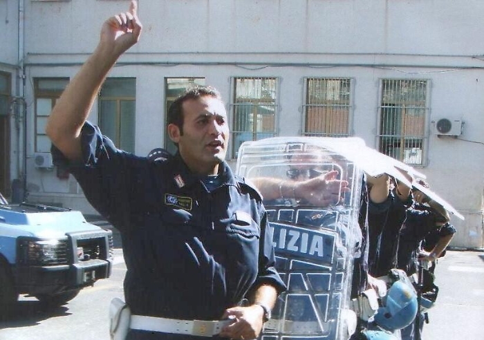 Catania, tornano alla famiglia casco e giacca dell'ispettore Raciti