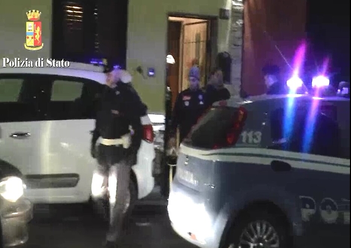 Catania, spacciavano all'ombra dei clan nelle piazze di San Cristoforo e Zia Lia