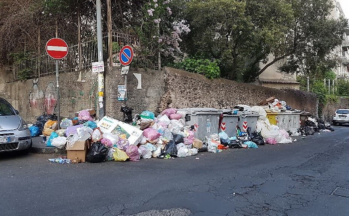 Caos rifiuti, il presidente Crocetta rilancia l'ipotesi dei termovalorizzatori