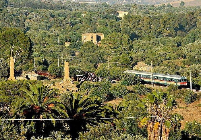 Quei treni storici per riscoprire la Sicilia i templi, il mare e il mito