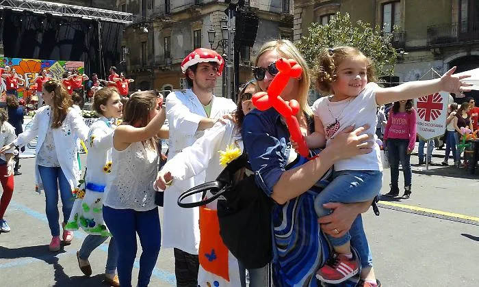 Festa all' "Umbertata", iniziativa di solidariet&agrave; della parrocchia SS.Crocifisso dei Miracoli