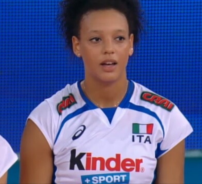 Italvolley in rosa passa alla Final Six Entusiasmo dei tifosi al Palacatania gremito