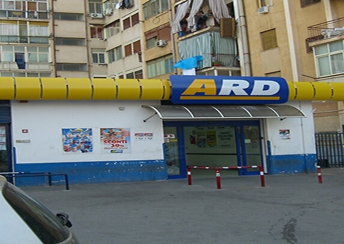 Dipendente supermercato ferito da rapinatori a Palermo