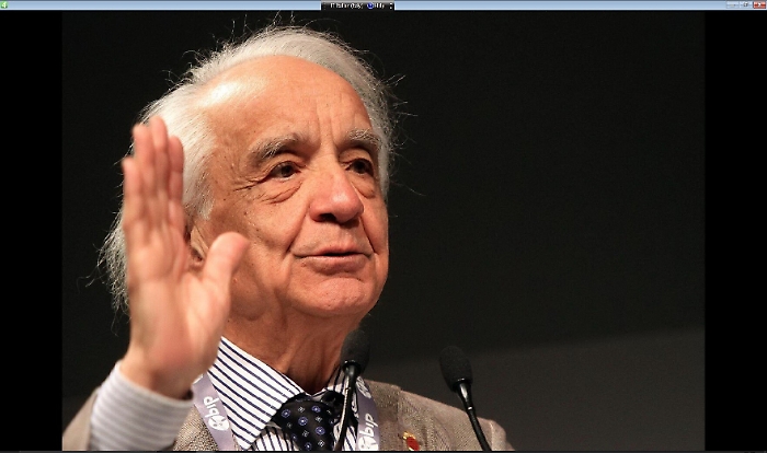 Zichichi al "Fermi" di Paternò: «I raggi cosmici faranno capire meglio il mondo»