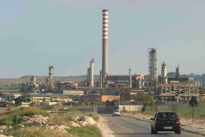 Lavoratori della Comes bloccano area industriale di Siracusa