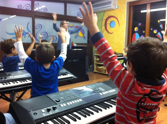 La musica per i bambini, preziosa opportunit&agrave; di crescita