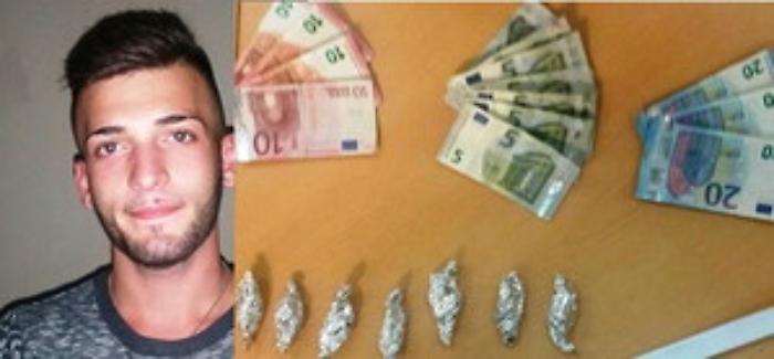 Pusher arrestato mentre spaccia marijuana a San Cristofaro