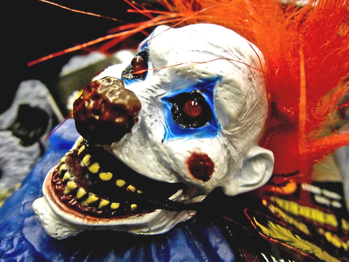 "Clown Hysteria" a San Cataldo:  denunciati sette minorenni