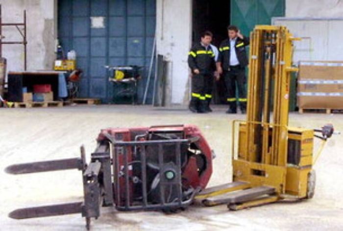 Operaio di Gela muore schiacciato da muletto a Parma