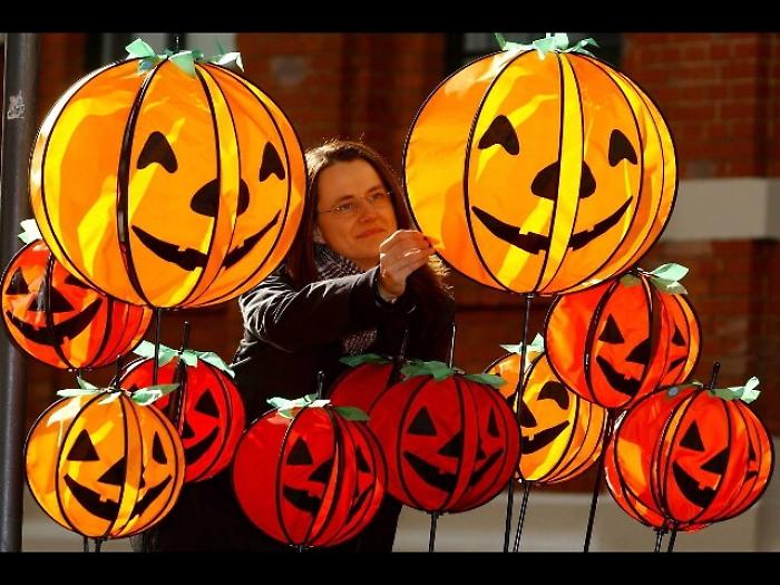 Sequestro 15mila articoli per Halloween