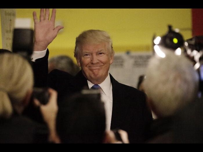 Trump: fiaccolata a Consolato di Firenze