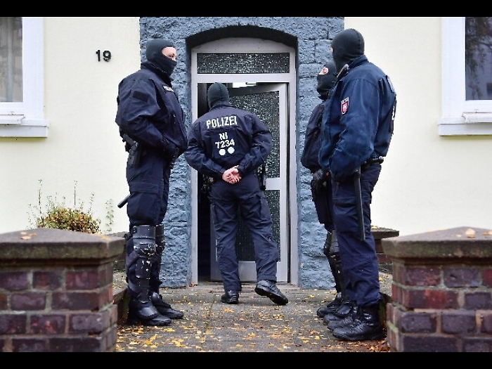 Germania, arrestati 5 reclutatori Isis