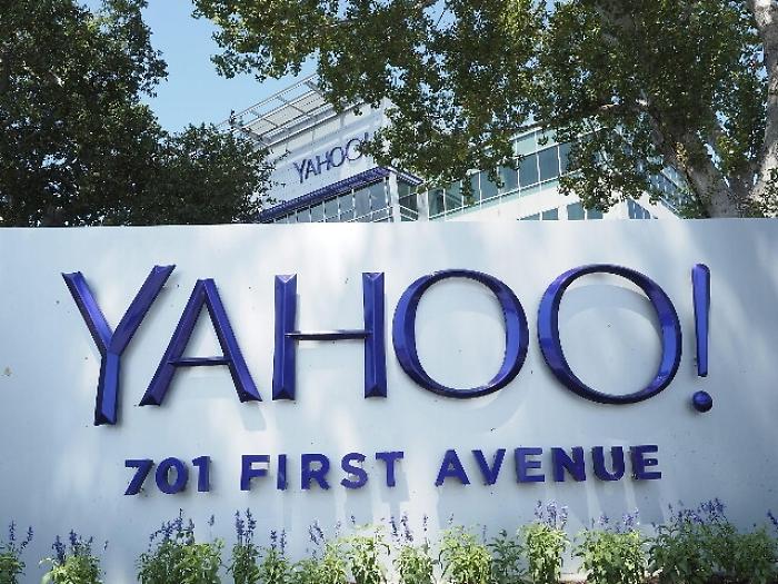 Bufera su Yahoo!, milioni di email 'passate' a 007 Usa
